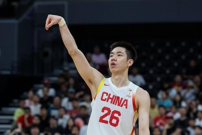 中國男籃為啥被沒歸化的韓國打花2場？球迷：因為有周琦和張公子