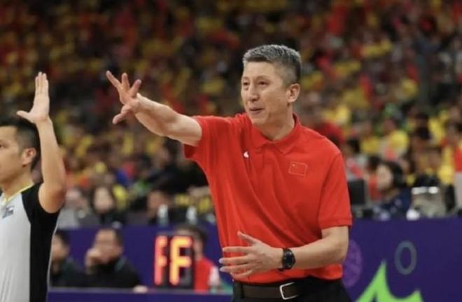 郭士強：中國男籃非常團結，連續兩場逆轉依靠為國而戰的信仰