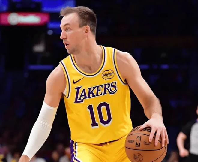 湖人129-101勇士3喜1憂！肯納德+克勒貝爾好用，艾頓引反感！