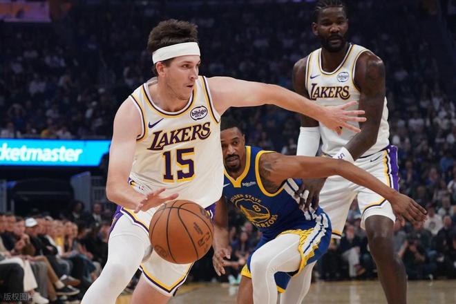 湖人28分血洗勇士！詹姆斯狂刷7大NBA紀錄，湖人2換1交易賺大瞭