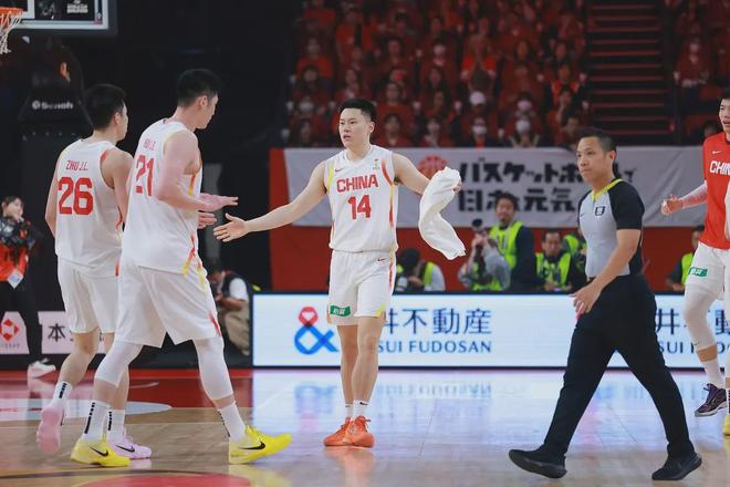 11分絕境逆轉！李弘權+21正負值暗藏玄機，中國男籃贏在哪？