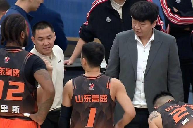 隻差官宣！名記透露山東男籃簽下新外援，有NBA履歷，實力強勁！